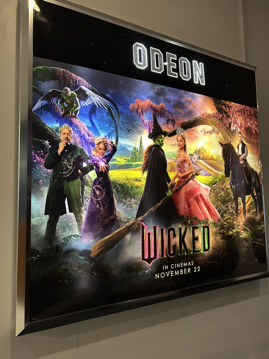 Yeah it’s pretty good right? 🫧💚
#WickedMovie