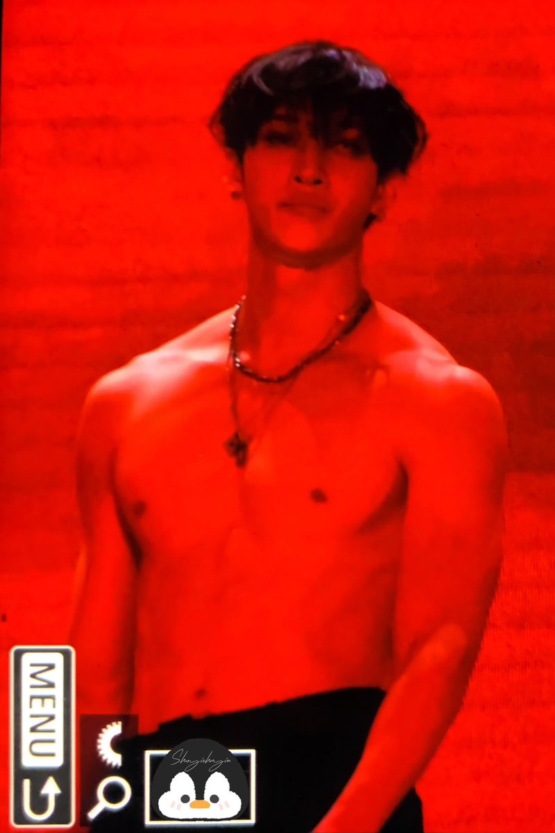 BangChan pics 𖤐 tweet media