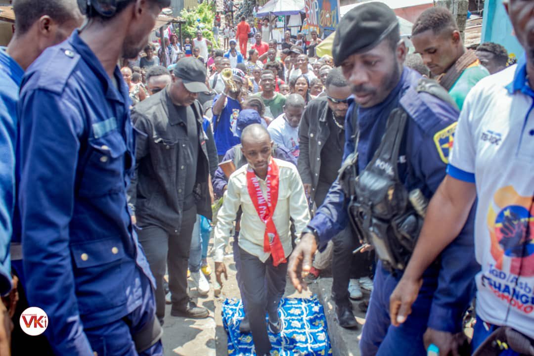 freddy_lubanga9's tweet photo. #Kinshasa_Tshangu

Je tiens à saluer les œuvres de ce grand homme, l’hon. @GaborienM qui vient de réhabiliter la passerelle de Kimpushi reliant les quartiers Kabila et Kayolo dans la commune de Kimbanseke. 

Coup de chapeau Mukubua et plein succès à vous. 

@BillyKambale1 https://t.co/XfEKJeTrm7