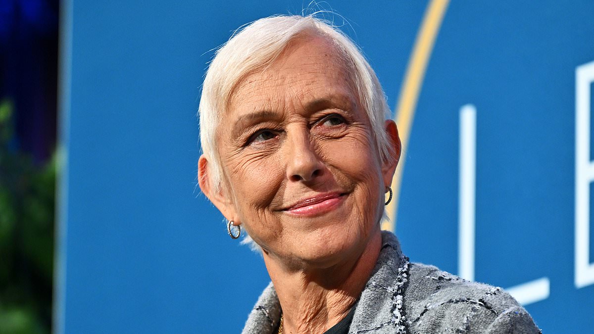 Martina Navratilova blasts NY Times for calling biological females 'non-transgender women' trib.al/3okXVa4