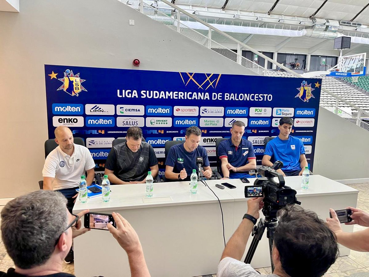 CASLABasquet's tweet photo. ¡Ya estamos en Paysandú! 🇺🇾 

🗣️ “Estamos muy agradecidos de representar a San Lorenzo en este Final Four. Vamos a disfrutar esta oportunidad y competir con el máximo compromiso, haciendo valer nuestra identidad”, dijo Leo Costa.

¡Vamos con todo, Ciclón! 💙❤️ https://t.co/ARRZ2yhF1w