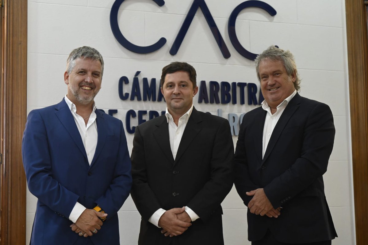CamArbitralRos's tweet photo. 🤝 𝗛𝗢𝗬 𝗥𝗘𝗡𝗢𝗩𝗔𝗠𝗢𝗦 𝗡𝗨𝗘𝗦𝗧𝗥𝗔𝗦 𝗔𝗨𝗧𝗢𝗥𝗜𝗗𝗔𝗗𝗘𝗦 y dimos comienzo formal al ejercicio 2024/25. 

Fueron reelectos:

Presidente: Lucas Ficosecco
Vicepresidente: Gonzalo Almeyda
Secretario: Gerardo Calace 

Comisión Directiva completa ⬇️

https://t.co/8Vly76JMSK https://t.co/aANkHGNs5f