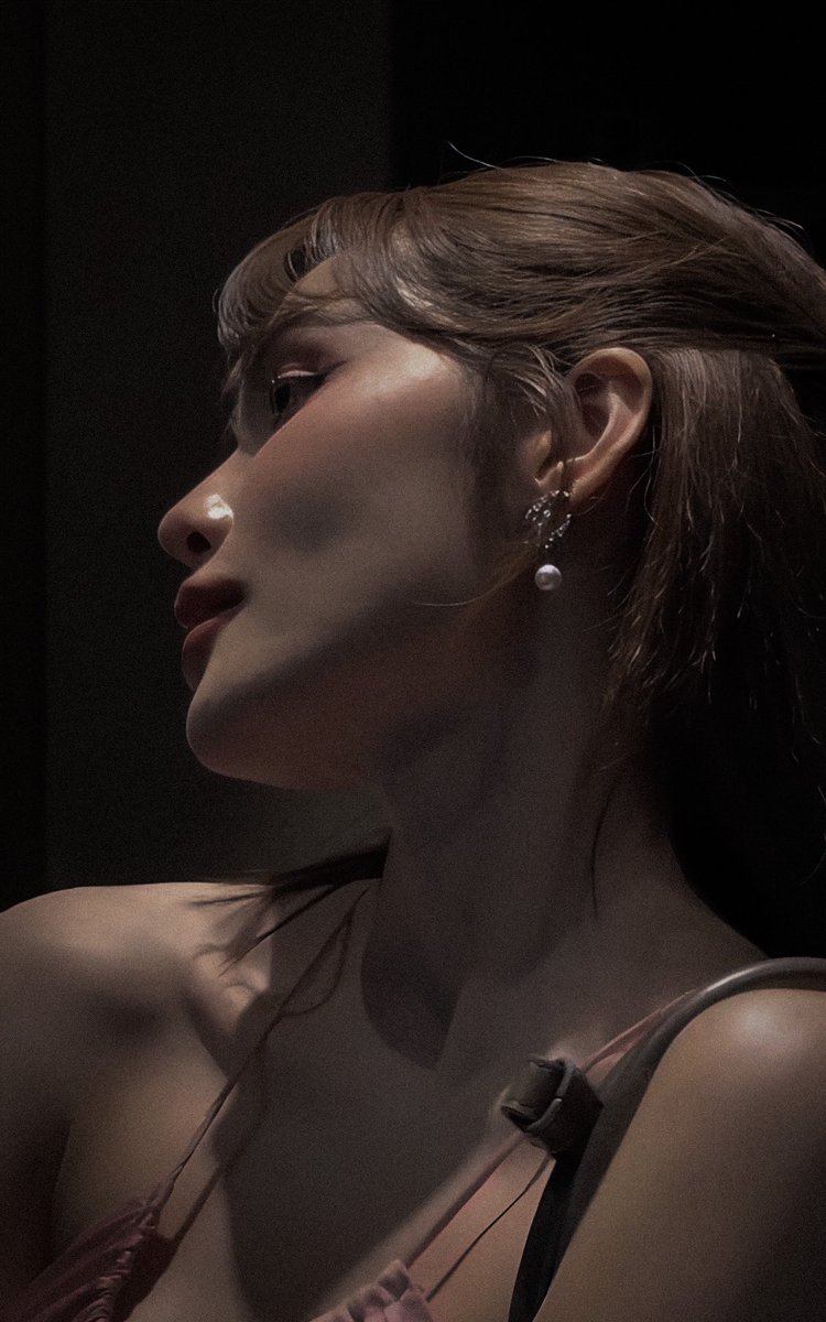 youssxmoon's tweet photo. oh charlotte, the woman that you are—no words. 🫠🫠 https://t.co/DVmnvEmihf