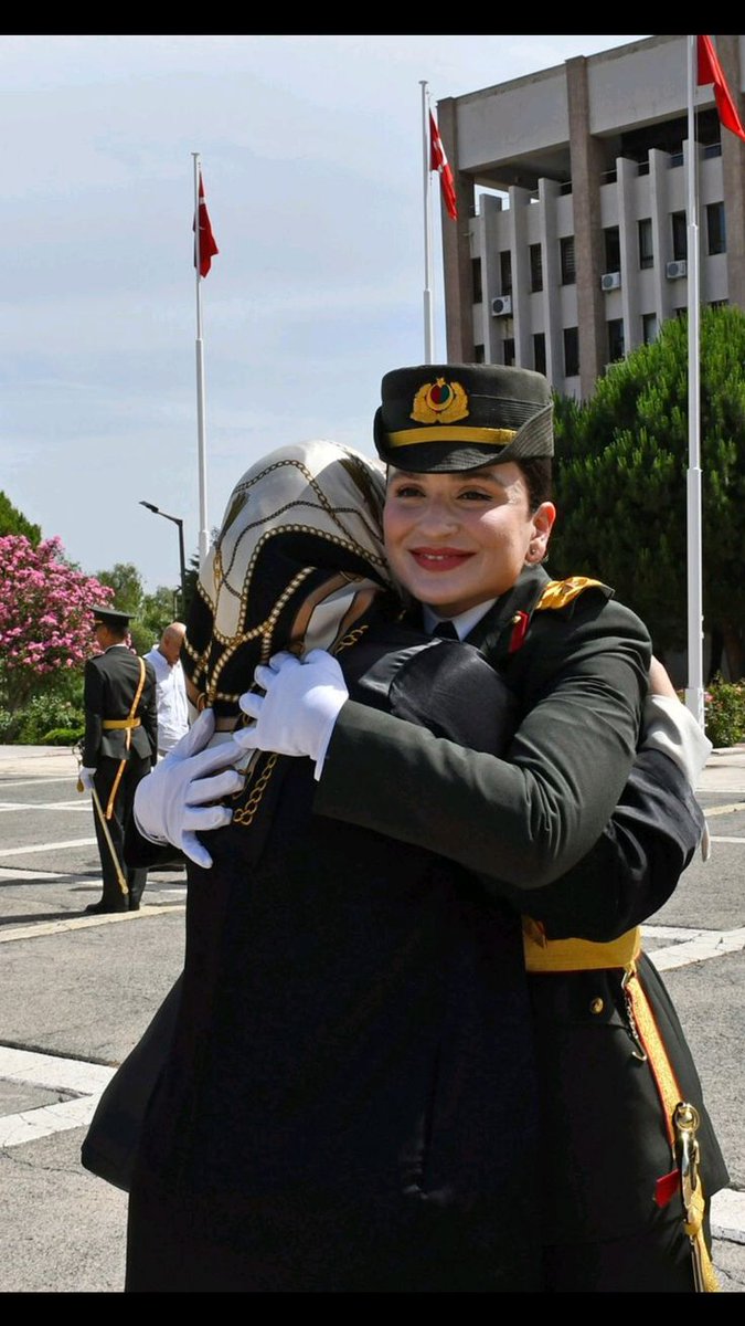 Bir diyar kuruldu içimde,
Sultanı sen, hüküm sende.
#Astsubay #teğmen 🇹🇷