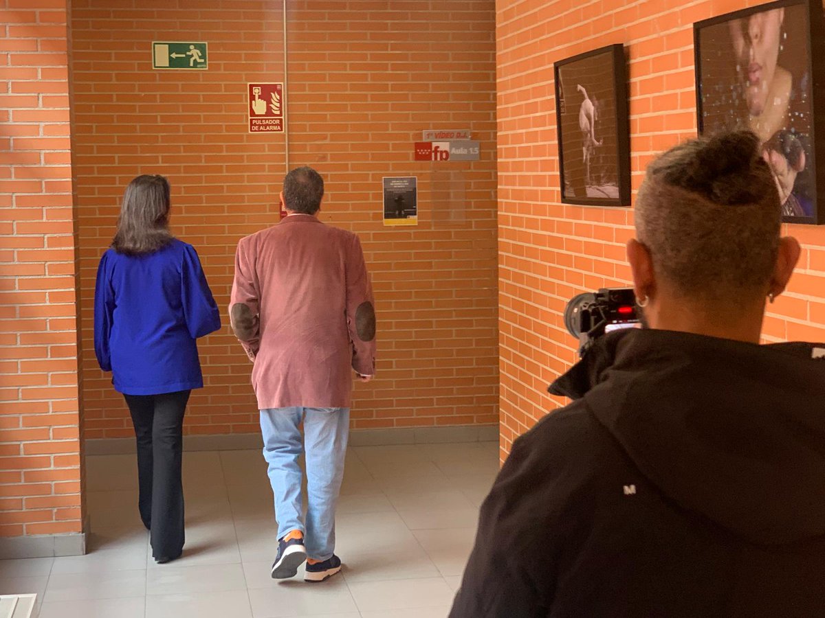 Un encuentro del director oscarizado y los futuros profesionales de lo audiovisual. Un honor haber mostrado a José Luis Garci este centro público de formación profesional de la Comunidad de Madrid, y las metodologías y enseñanzas q en él impartimos <a href="/cifpgarci/">CIFP JL Garci</a> #FP
