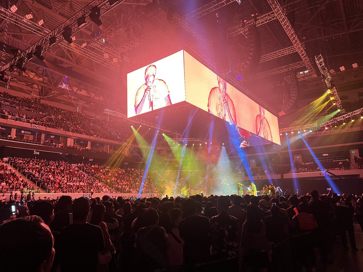 mjfelipe's tweet photo. LOOK: Juan Karlos' major concert at the MOA Arena was a big success. https://t.co/xByQURKGom