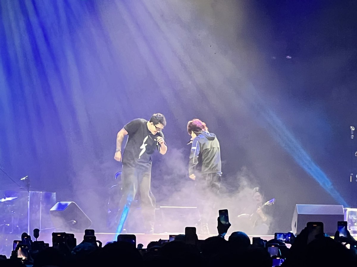 mjfelipe's tweet photo. (4) The crowd enjoyed the explosive collaborations between Juan Karlos and his guests

Janine Berdin
Paolo Benjamin of Ben&amp;Ben
Zild
Moira dela Torre
Gloc-9 
And Kyle Echarri who jammed with JK virtually. https://t.co/TjZsX0eALr