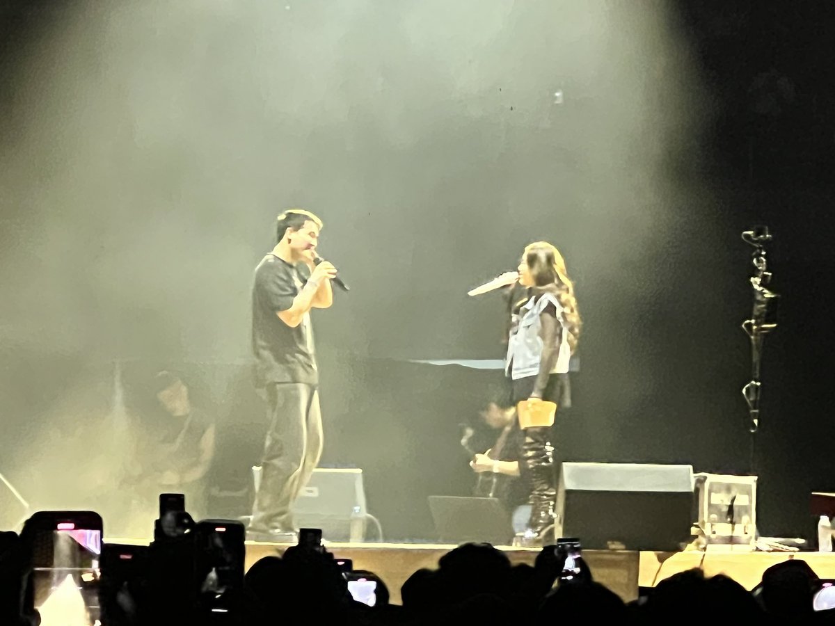 mjfelipe's tweet photo. (4) The crowd enjoyed the explosive collaborations between Juan Karlos and his guests

Janine Berdin
Paolo Benjamin of Ben&amp;Ben
Zild
Moira dela Torre
Gloc-9 
And Kyle Echarri who jammed with JK virtually. https://t.co/TjZsX0eALr