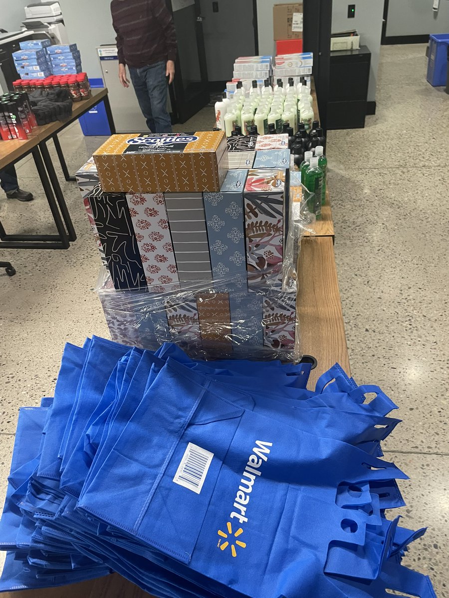 GSRotary's tweet photo. Tis the season for giving + our club has been donating Christmas Gift Bags to @ChalmersCentre since 2014. For both 2023 + 2024 we were able to donate 50 bags filled with essential items for community members in need. Thanks to Veronika Sorek + her team for making this all happen! https://t.co/uasmw2K0MR