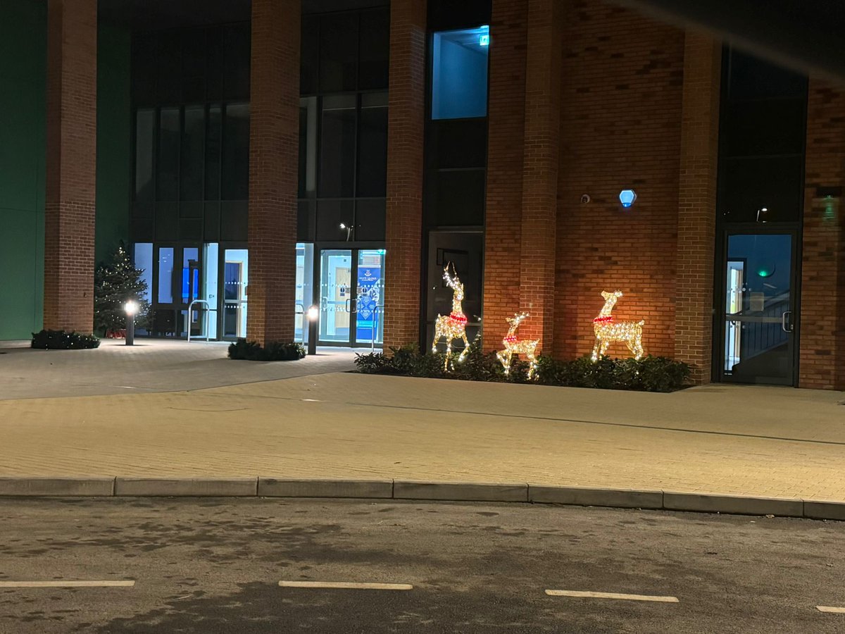 It’s beginning to feel a lot like Christmas! Thank you to our wonderful PTA, as well as Frederick's of London Florist for the decorations and garlands and Town Farm Hatfield Broad Oak for donating our trees. Christmas has arrived at Avanti Grange! 🎅🎄🦌