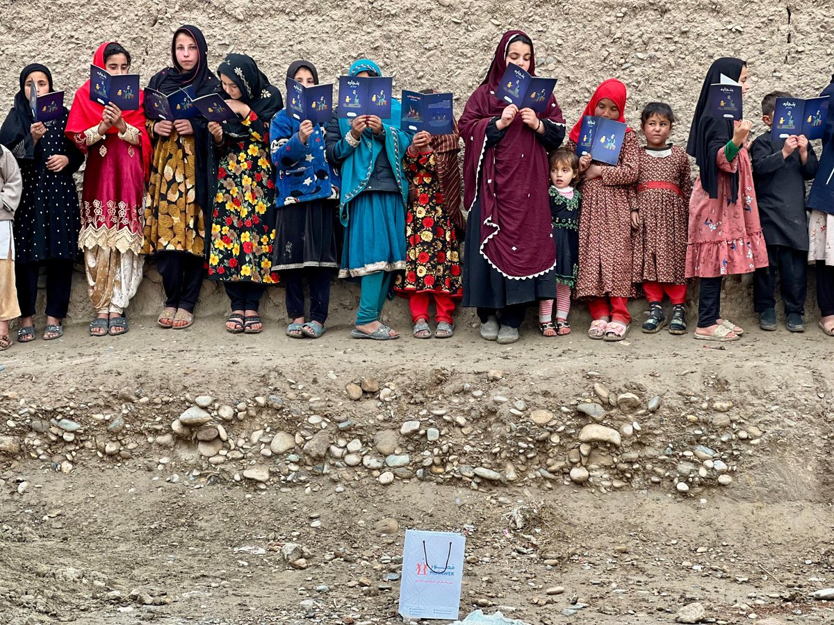 Musawer_edu's tweet photo. Musawer donated children's books to @todaychildorg, which distributed them to Afghan children. Every child has the right to an education. Only through education can we have an equal and just society. 

���🖊 https://t.co/qizKsizmm9