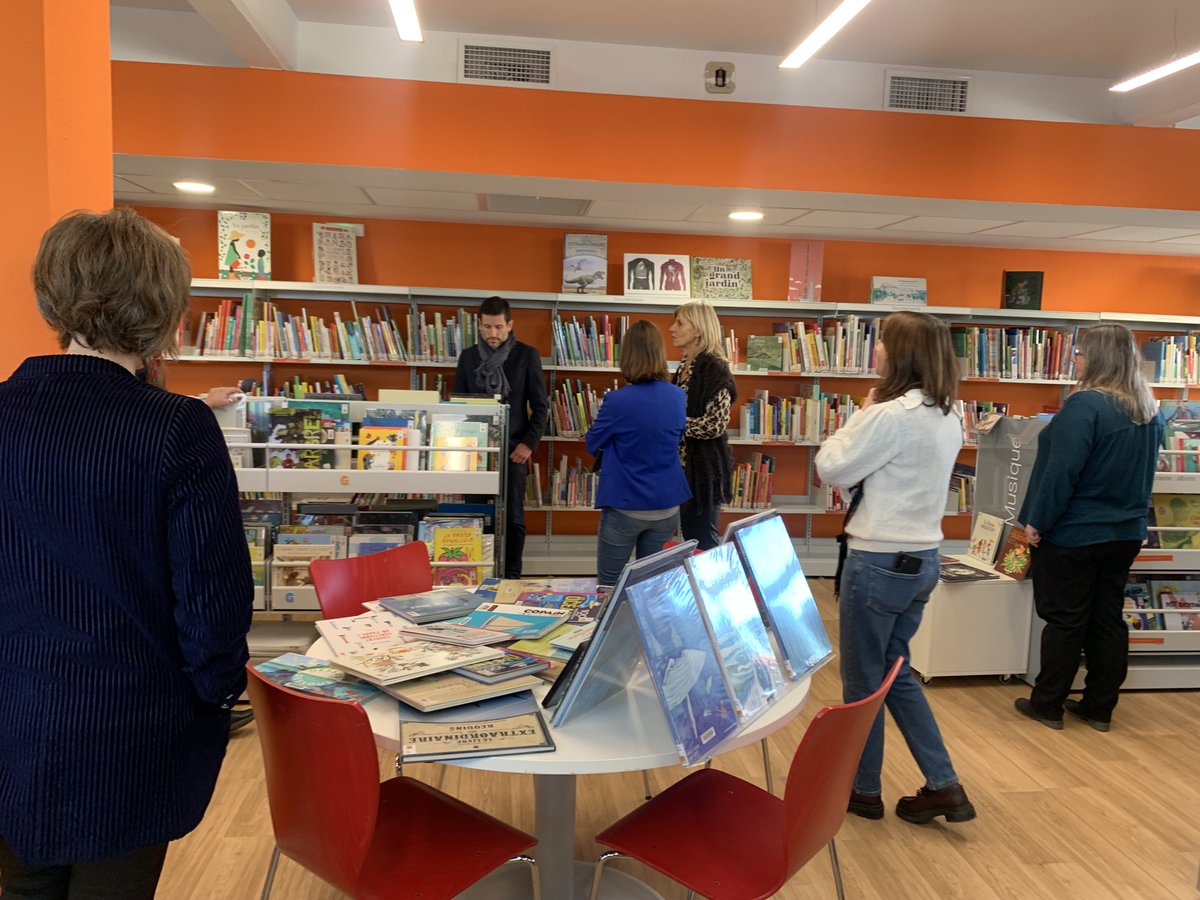 _Falbala's tweet image. Ce matin en visite #ComInterne à la #Médiathèque Départementale des P.O. à #Thuir qui travaille avec 259 bibliothèques sur le territoire. 1 équipe motivée, qui adore son métier, pleine d'idées pour les grands et les petits. C ça aussi le #servicepublic !
#LecturePublique #Culture