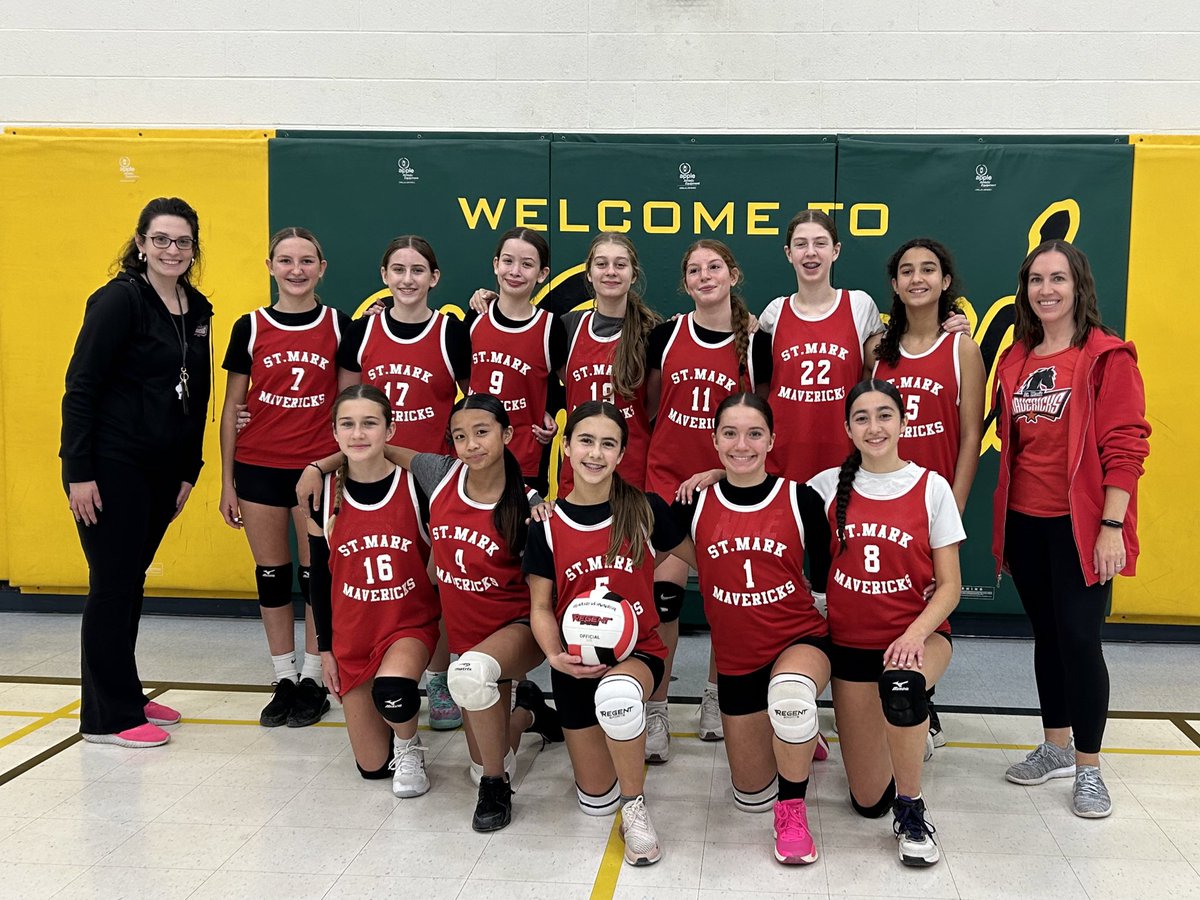 MuszynskiLauren's tweet photo. What a week! Both the Intermediate Girls’ and Boys’ Volleyball teams have advanced to the Family tournament next week 🏐 @StMarkDPCDSB https://t.co/IVPCQYiVv9