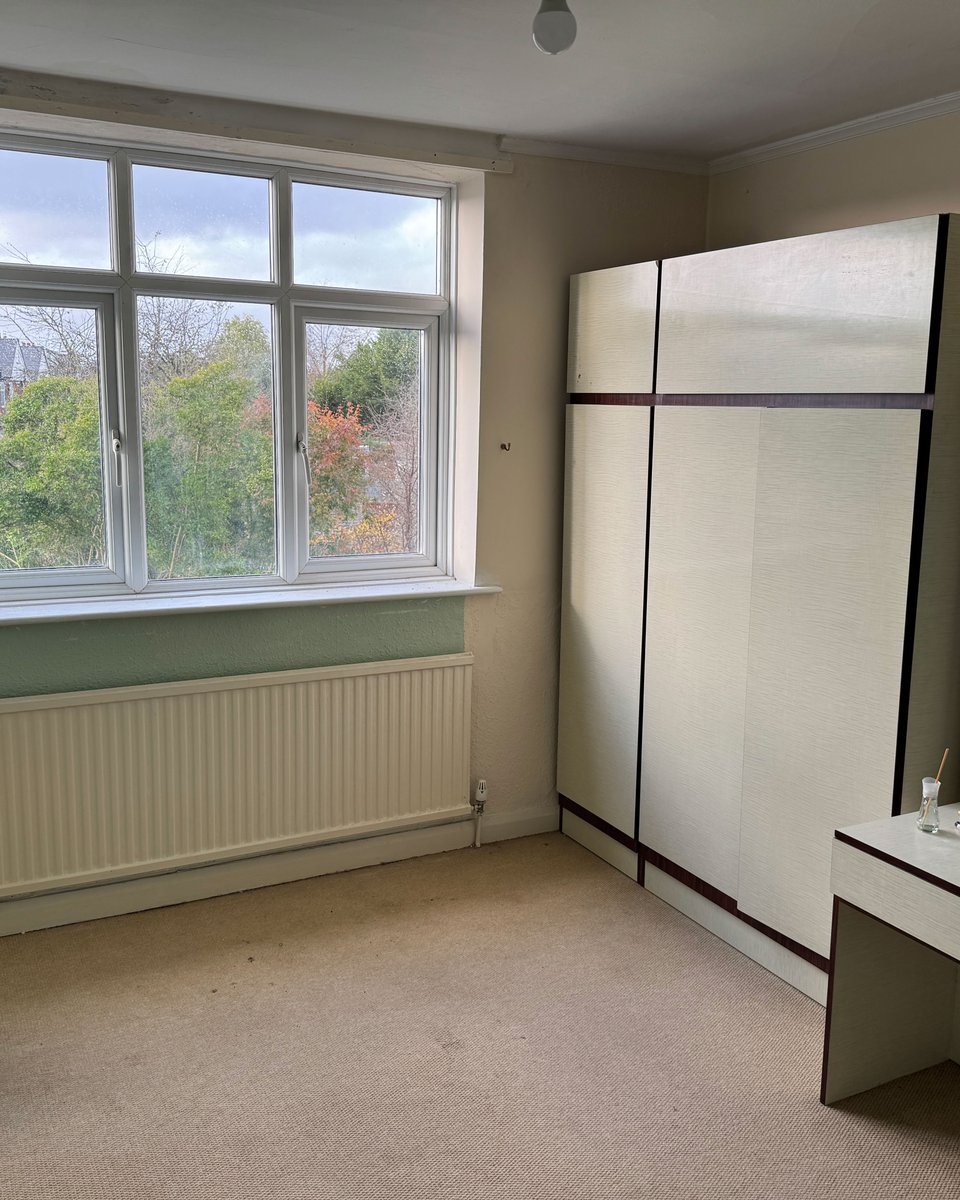 PFoshAuctions's tweet photo. Lot 81: Kenn Road, Clevedon https://t.co/Y63VqBQhCU

Don’t miss this charming 3-bedroom semi-detached house in the charming seaside town of Clevedon. With its 1930s character and original features, this property is perfect for families or investors looking to add value. https://t.co/oyYOSU0tix