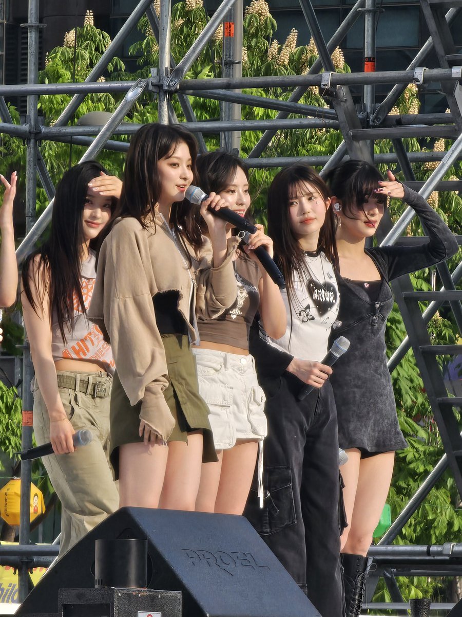 neosset9's tweet photo. I traveled across the globe just to see them live, and I will never forget that day.
Flover forever, my eternal pride.
Thank you for everything.

#fromis_9 #프로미스나인 https://t.co/oh3G1JtVvz