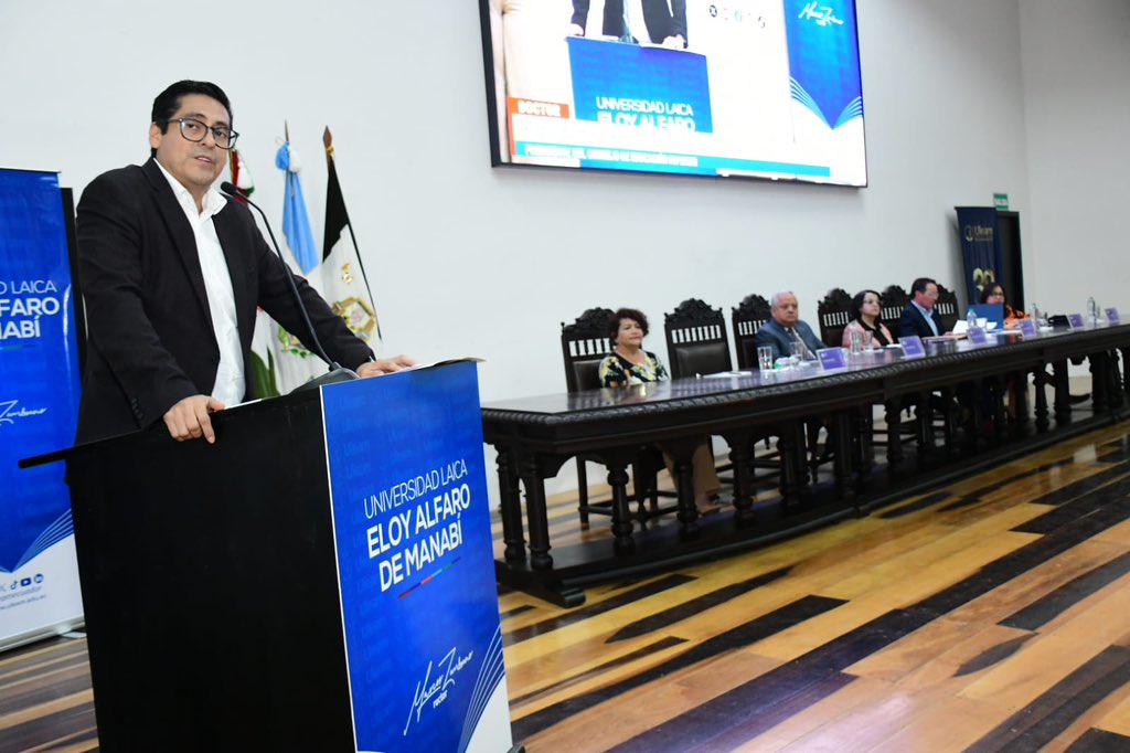 UleamEcuador's tweet photo. Se desarrolla en #Uleam premiación de segundo concurso EQUAL ART. Solemnízan evento rector Dr Marcos Zambrano, presidentes del #CES Dr. Pablo Beltrán, del #CACES Dr. Diego Pérez y las consejeras del CES Doctoras Carmita Álvarez, Catalina Vélez y Ángela Calderón https://t.co/H63zkCPq9t