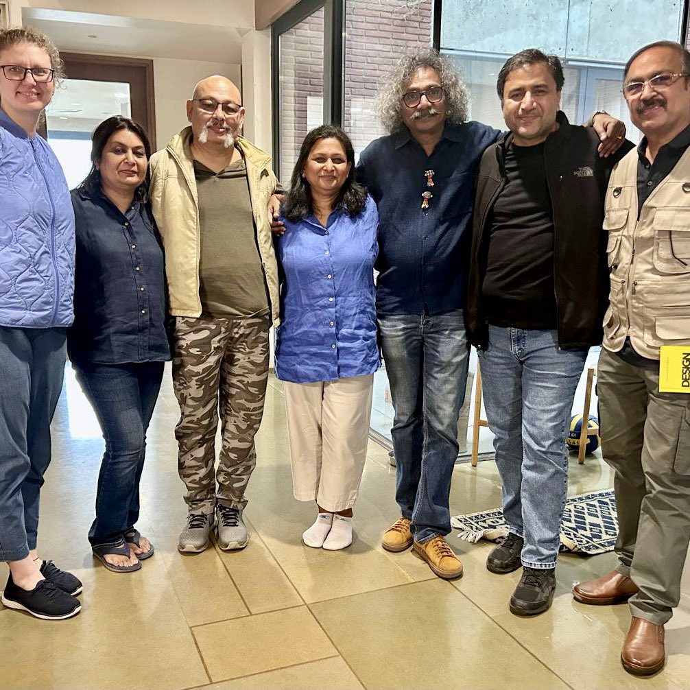 Sudhir_indi's tweet image. Honored to present Design Attitude to Anthony Lopez, Founder of LOPEZ & my NID batchmate. His transformative design work, from Ayushman Bharat to VIP’s rebranding, inspires greatness.
#DesignAttitude #ResponsibleDesign #SocialImpact #Gratitude #NIDAlumni @lopezdesign_com