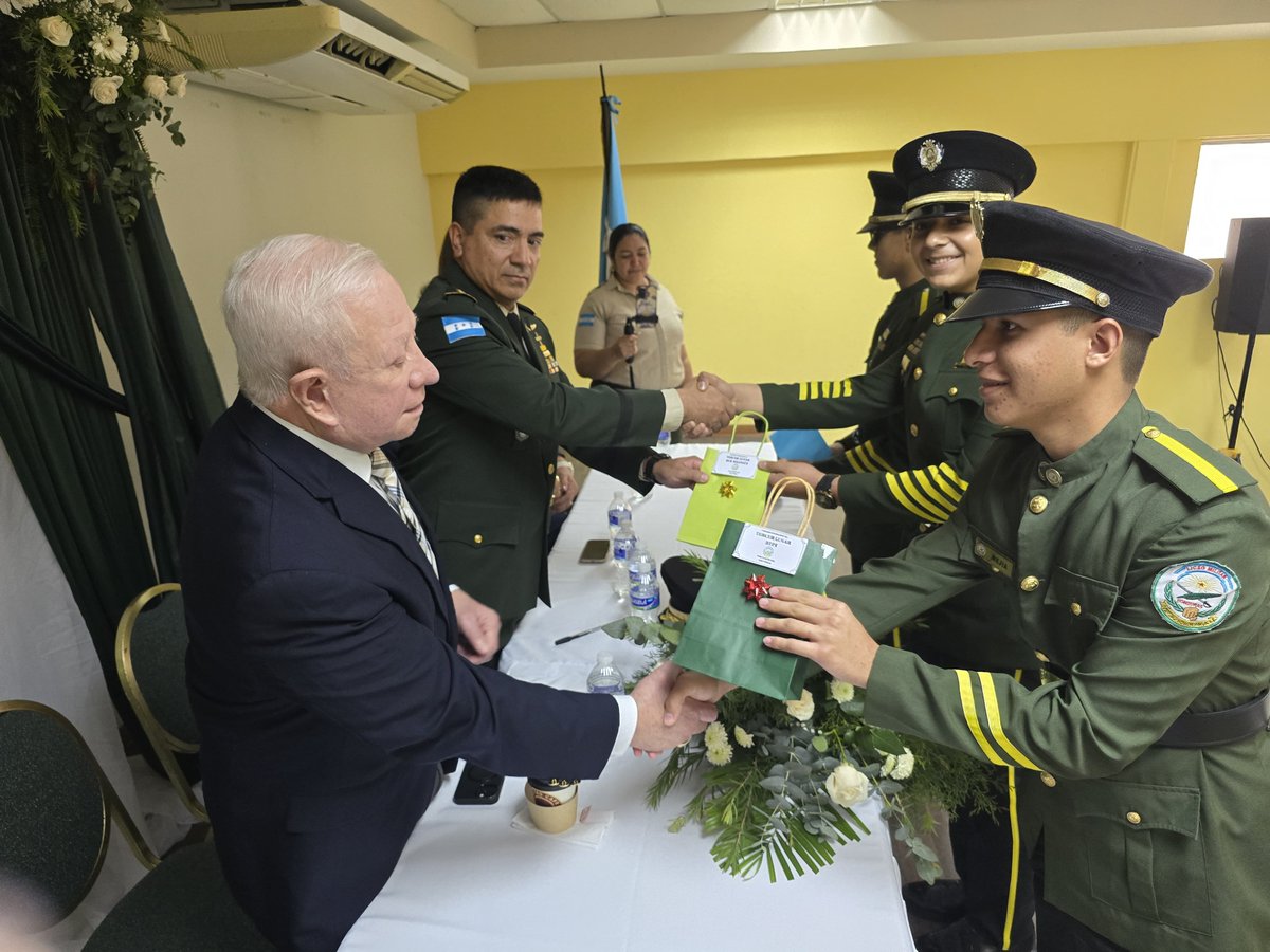 rogervhn's tweet photo. Estuve presente el día de ayer en la ceremonia de graduación del Liceo Militar del Norte en su promoción del 2024.
Esta ceremonia se llevó a cabo en nuestro campus de la Universidad Tecnológica de Honduras auditorio N.3.
En hora buena, muchachos. https://t.co/jsgRWz9Lhf