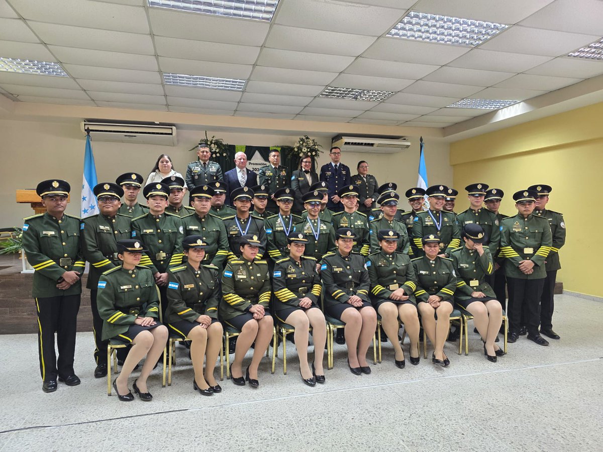 rogervhn's tweet photo. Estuve presente el día de ayer en la ceremonia de graduación del Liceo Militar del Norte en su promoción del 2024.
Esta ceremonia se llevó a cabo en nuestro campus de la Universidad Tecnológica de Honduras auditorio N.3.
En hora buena, muchachos. https://t.co/jsgRWz9Lhf