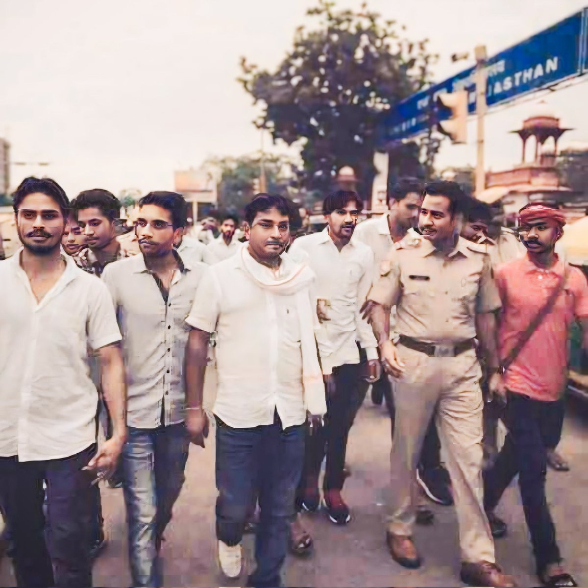 kamlesh_lotan's tweet photo. “कठिनाइयों से मत घबराओ, 
क्योंकि यही तुम्हें मज़बूत और कामयाब बनाती हैं।"
#नरेश_मीणा_को_रिहा_करो 
#नरेश_मीना_को_रिहा_करो 
@NareshMeena__ @1stnewsraj 
@news24tvchannel @ABPNews 
@therajnews @kamlesh_lotan https://t.co/3DBFidXFvb