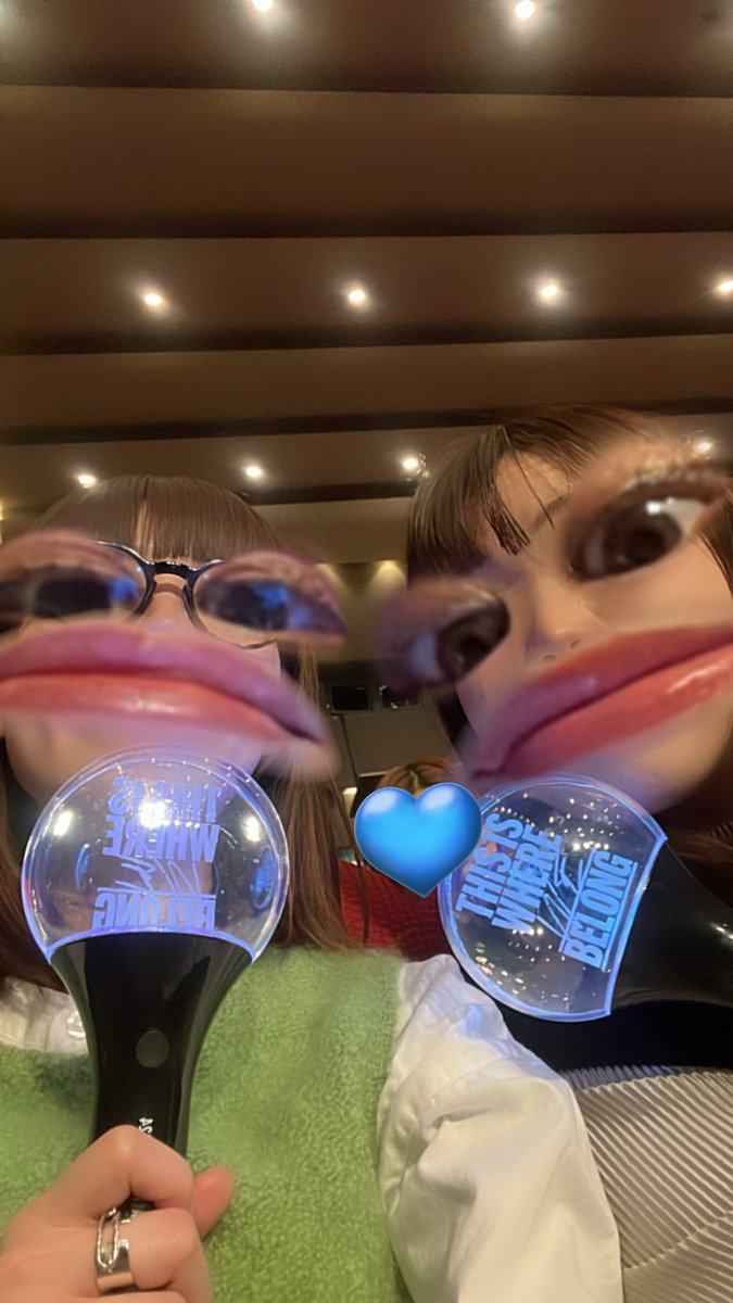 aaa777snjro's tweet photo. 11/28東京オーラス参加してきた🤝めっちゃ良かったなあ〜歌最高ダンス最高パフォーマー與真司郎最高！って感じだった！カメレオンは早急に配信していただきたい、、何卒、、とりあえず今回のツアー参加率悪すぎてごめんなさい😇来年のフルライブ楽しみだなあ(やる前提) https://t.co/hVOLxmpvIC