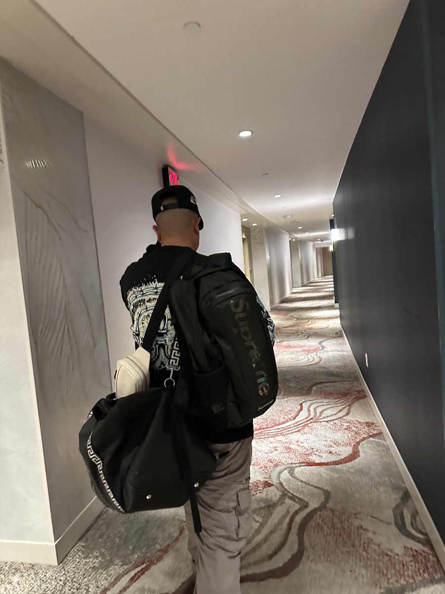 MindYoursManny's tweet photo. Complexcon 24’📍 https://t.co/rKEOq3G3Bo