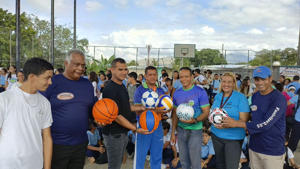 #28Nov Desde el Liceo Nacional Vicente Emilio Sojo de San Juan de los Morros, el Servicio Nacional para el Desarme en Guárico llevó a cabo la actividad " Mi proyecto de Vida: Habilidades para Potenciar" con la compañía de la institución <a href="/funicitec_225/">Funicitec 2.25</a> y #EduardoSinPasaporte