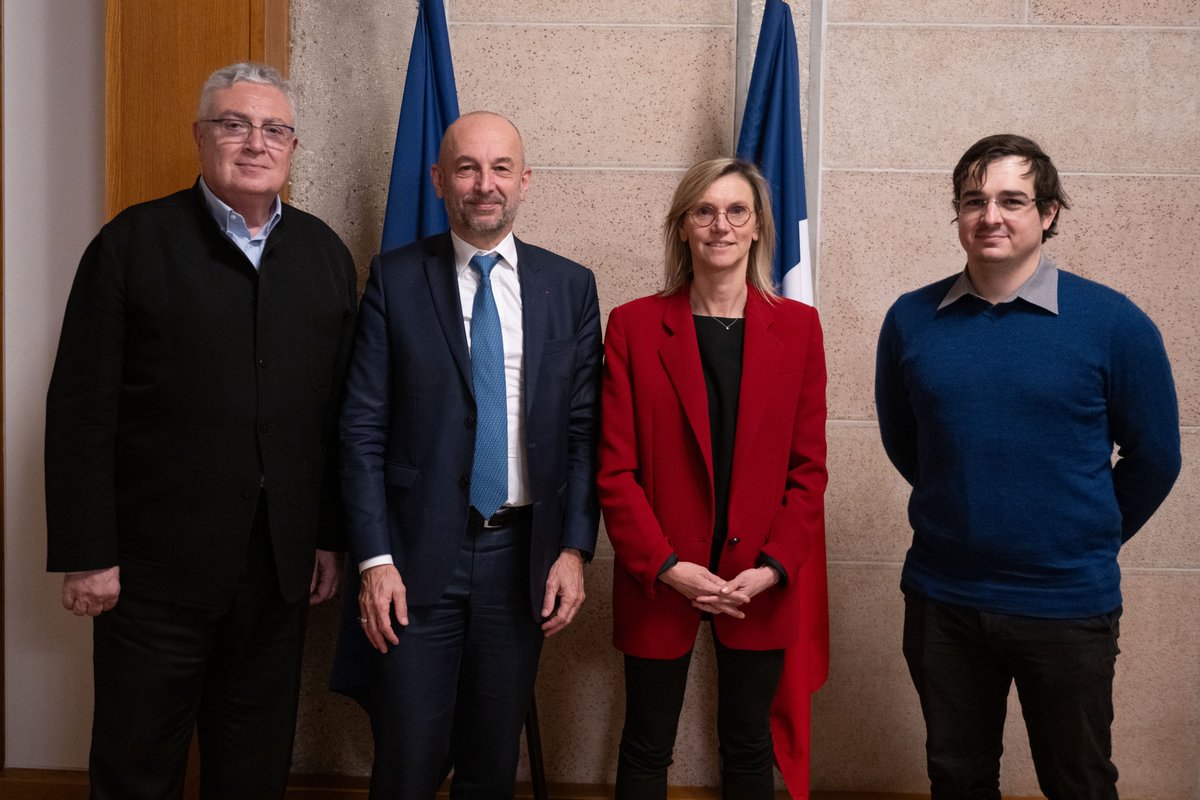 CESE (@lecese) on Twitter photo 🤝 Hier, Thierry Beaudet, Président du CESE, <a href="/s_Boucherand/">Sylvain BOUCHERAND</a>, Président de la commission Environnement & <a href="/JacquesCreyssel/">Jacques Creyssel</a>, Président de la commission Économie et finances, ont rencontré <a href="/AgnesRunacher/">Agnès Pannier-Runacher 🇫🇷🇪🇺</a>, Ministre de la Transition écologique, de l’Énergie, du Climat et de la 🤝 Hier, Thierry Beaudet, Président du CESE, <a href="/s_Boucherand/">Sylvain BOUCHERAND</a>, Président de la commission Environnement & <a href="/JacquesCreyssel/">Jacques Creyssel</a>, Président de la commission Économie et finances, ont rencontré <a href="/AgnesRunacher/">Agnès Pannier-Runacher 🇫🇷🇪🇺</a>, Ministre de la Transition écologique, de l’Énergie, du Climat et de la