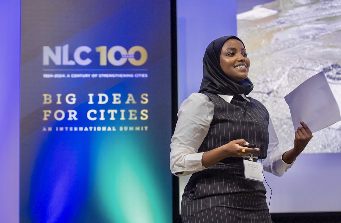 Nadia_Mohameds's tweet image. Thrilled to have joined NLC in Tampa and presented at the Global Mayors Summit, sharing insights on how to maintain city trust during infrastructure failures! Huge thanks to the @leagueofcities team and @JaneCastor for hosting such an incredible event!