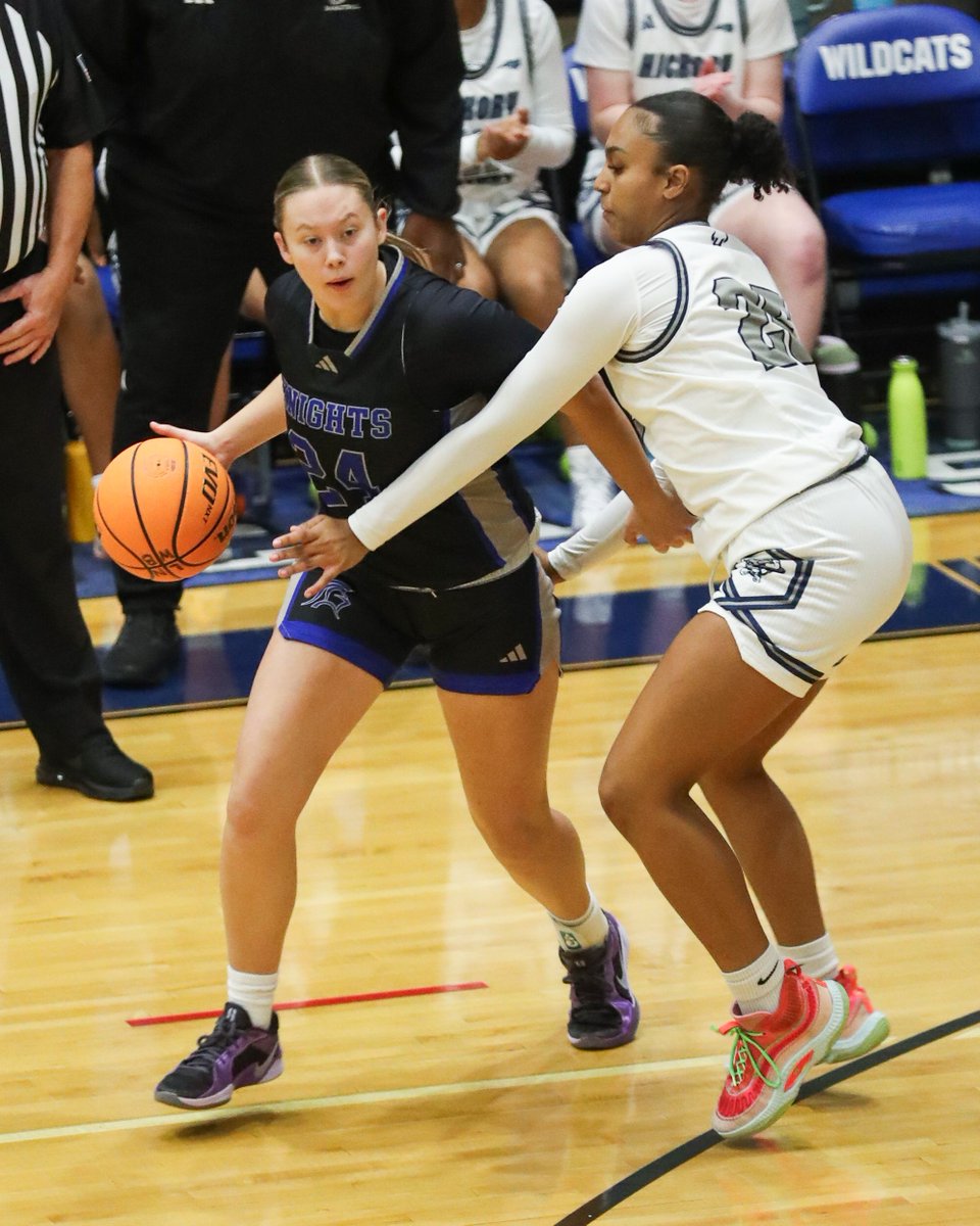 2025 Hailey Hagler (North Lincoln) has been impressive in a variety of ways. Strong t in transition, attacking well downhill, but also showing she can be an effective option from behind the arc. #PhenomLakesgiving <a href="/LadyPhenomHoops/">Lady Phenom Hoops</a>