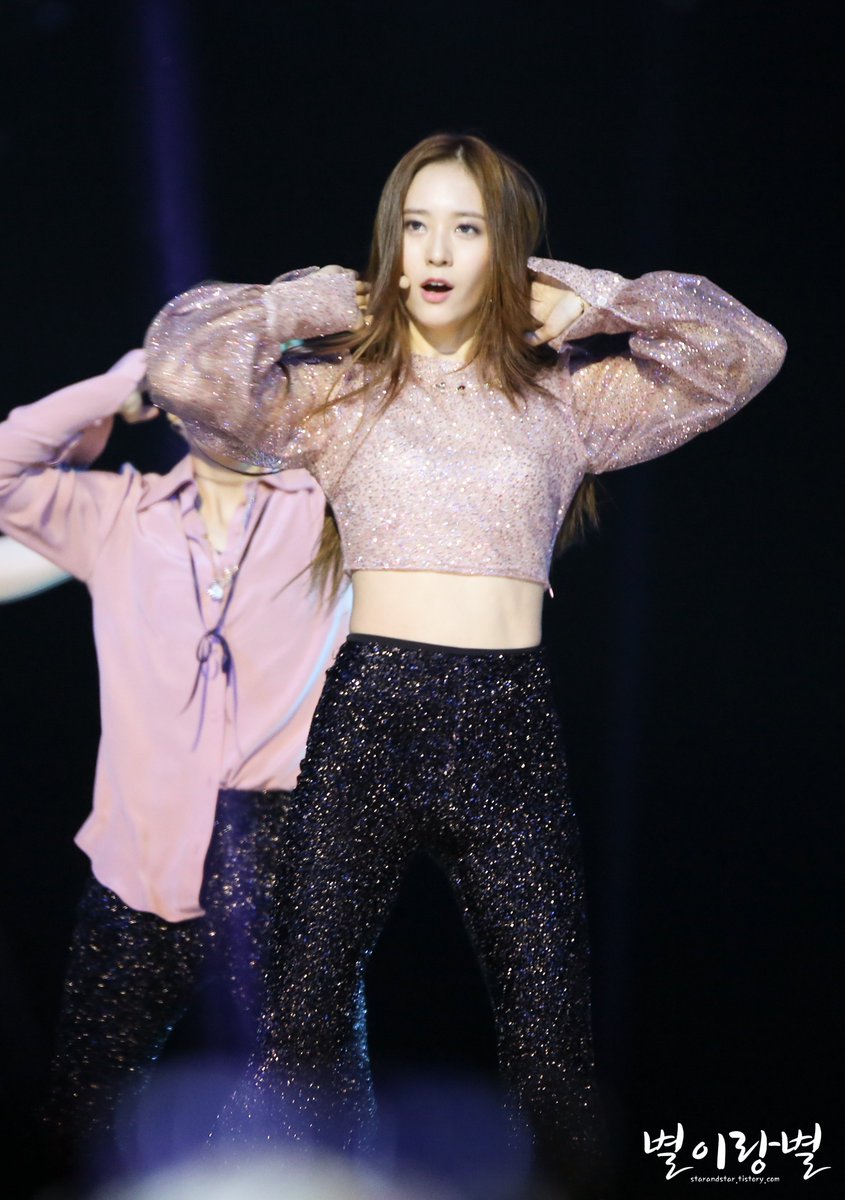 krystalsarchive's tweet photo. 151202 https://t.co/V0BBgLH03p
