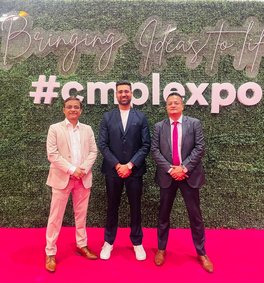 ExpoPlatform tweet media