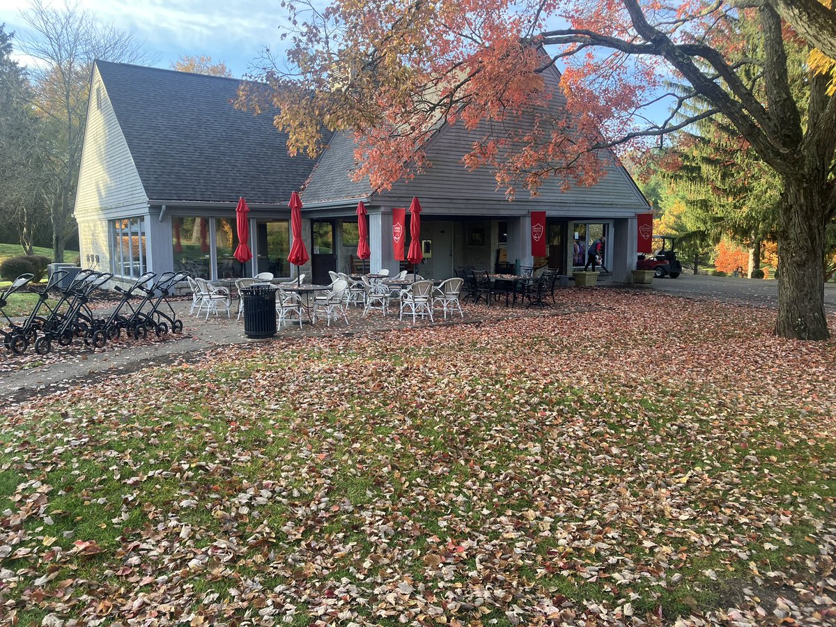 Theganeush's tweet photo. Denison Golf Club in the Fall https://t.co/qvFKmc8tIZ