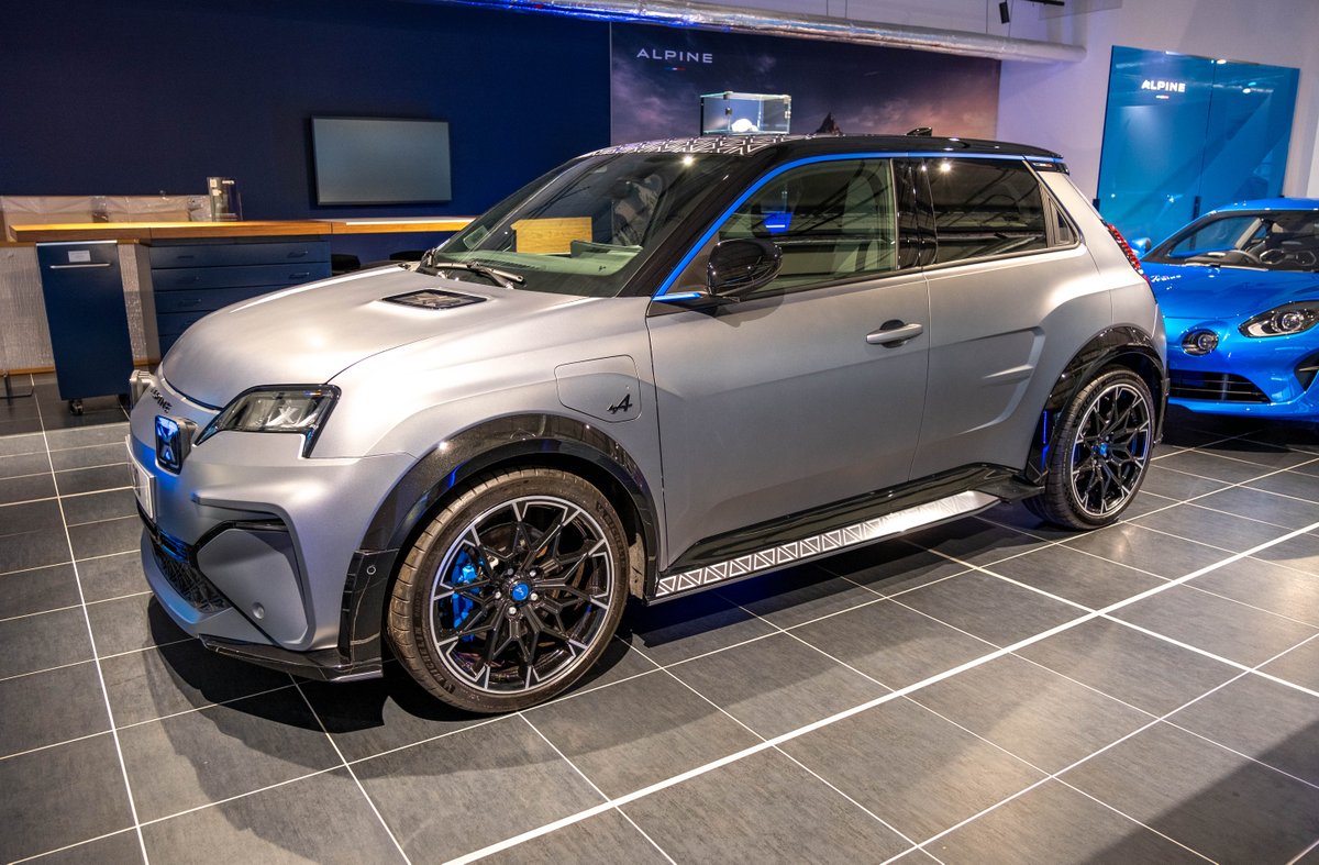 😍 We were thrilled to have the Alpine A290 GTS on display in our Southampton showroom this week! 

👀 Who's excited for its permanent arrival next year? 

#Alpine #AlpineA290