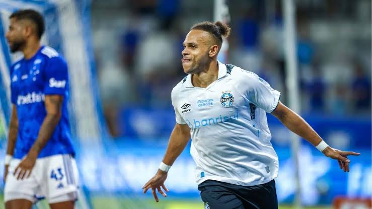 _jeancarlo's tweet photo. 🗣️  Sevilla tem interesse no braithwaite, o clube espanhol monitora a situação do Atleta no e pretende fazer um investimento no jogador do #gremio em janeiro de 2025. https://t.co/sdYDcj2INu