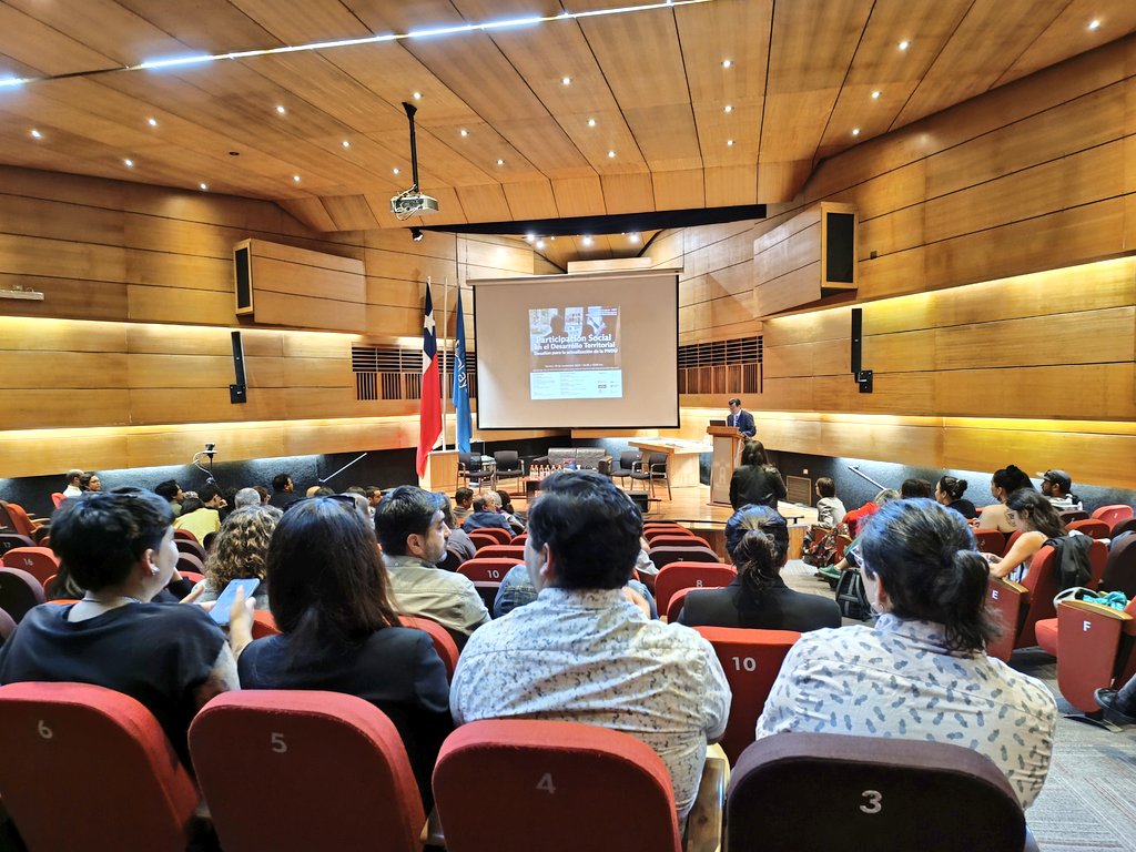 Con un panel de lujo cerramos la 4° Sesión Actualizando Debates que tuvo como tema principal la participación social en el desarrollo territorial. Algunas de las conclusiones fueron avanzar a una gobernanza colaborativa que reconozca y potencie las orgánicas sociales existentes.