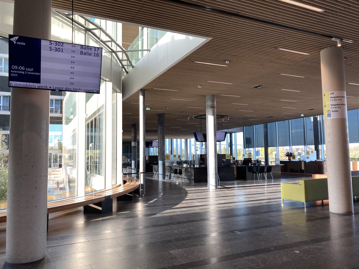 𝗚𝗲𝘄𝗶𝗷𝘇𝗶𝗴𝗱𝗲 𝗼𝗽𝗲𝗻𝗶𝗻𝗴𝘀𝘁𝗶𝗷𝗱𝗲𝗻 𝟱 𝗱𝗲𝗰𝗲𝗺𝗯𝗲𝗿 
Donderdag 5 december, pakjesavond, is er geen avondopenstelling. De balies zijn geopend tot 17.00 uur. Dit geldt voor het stadskantoor en het RNI-loket op de Columbusweg.