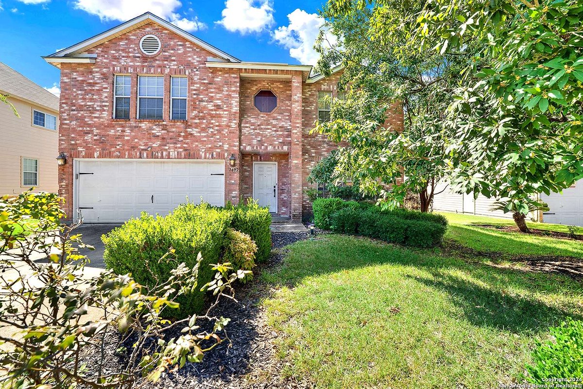KerryDAlexander's tweet photo. New Listing Price: $315,000
7602 Forest Vale, Live Oak, TX 78233-7215 is a fantastic property with 3 bedrooms and 3.0 bathrooms.
See more here: https://t.co/PiqCRl9bg3 https://t.co/OSmjpO9ESc
