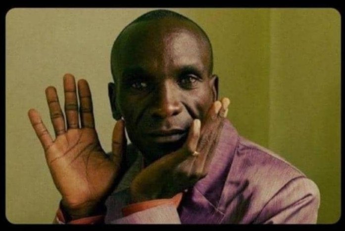 yigenga's tweet photo. déficit de 110 milliards muri OBR .
#Sebibazo
#Oroha
😆😅 https://t.co/NXx0UKHiIf