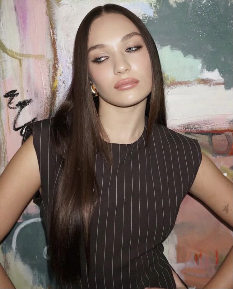 Maddie Ziegler (Rp) (PARODY)🐮🩵💋 tweet media
