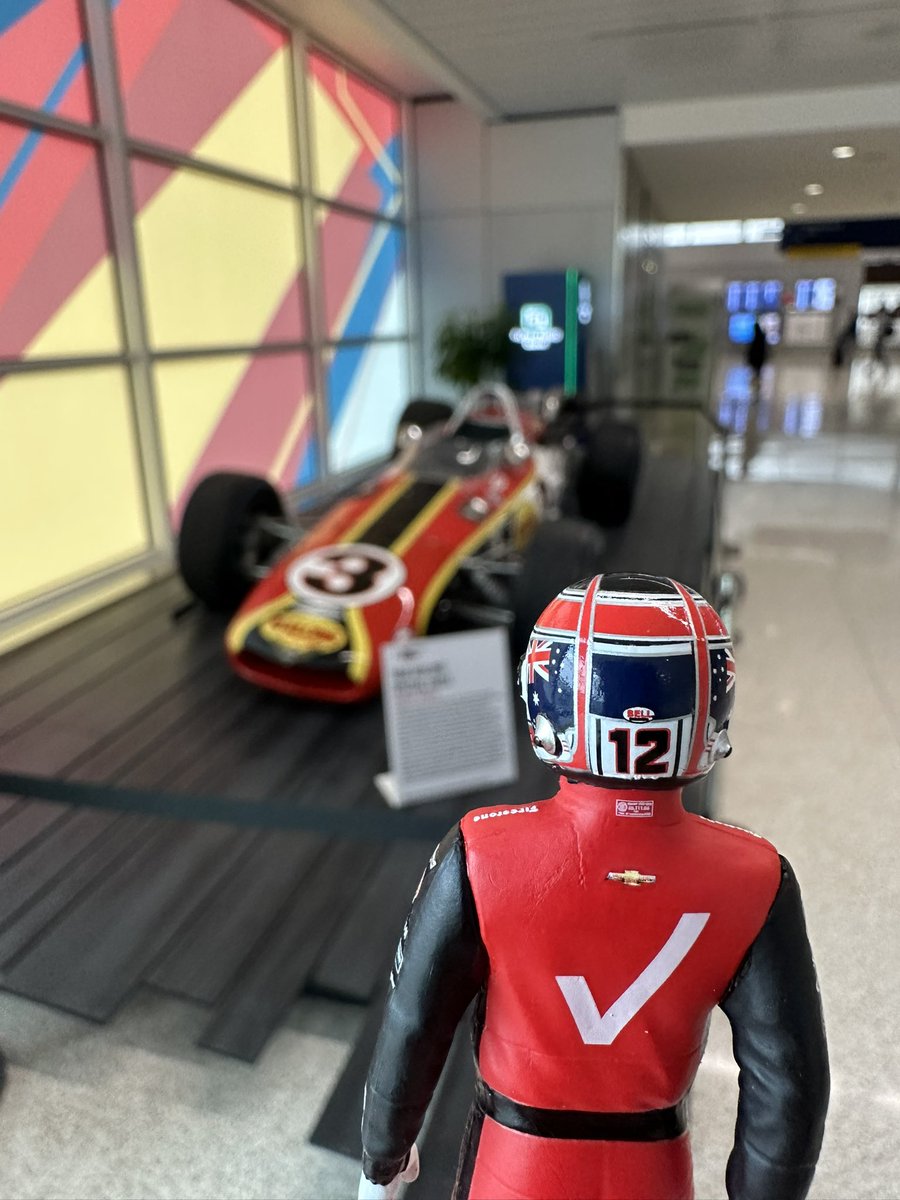 MaggieKuhn75's tweet photo. @12WillPower at home again in Indiana. Stopping to see the vintage car at the airport. Now headed home.
Happy Thanksgiving everyone.
@Team_Penske @IndyCar #superpowerfan https://t.co/cazuQA0ftj