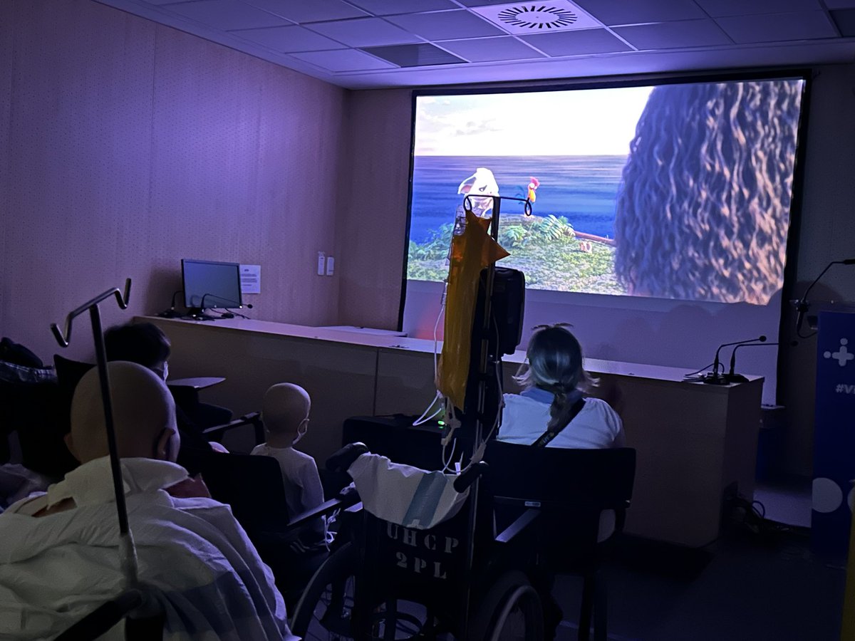 Vall d'Hebron (@vallhebron) on Twitter photo 🎬Els nens i nenes de #VallHebron han pogut gaudir d’una tarda de cinema amb la premier de Vaiana 2! Una iniciativa d’<a href="/italfarmacoes/">Italfarmaco España</a> i Disney 💫que permet als petits pacients desconnectar i viure aventures màgiques, tot mantenint el dret a gaudir de la infància, fins i tot a 🎬Els nens i nenes de #VallHebron han pogut gaudir d’una tarda de cinema amb la premier de Vaiana 2! Una iniciativa d’<a href="/italfarmacoes/">Italfarmaco España</a> i Disney 💫que permet als petits pacients desconnectar i viure aventures màgiques, tot mantenint el dret a gaudir de la infància, fins i tot a