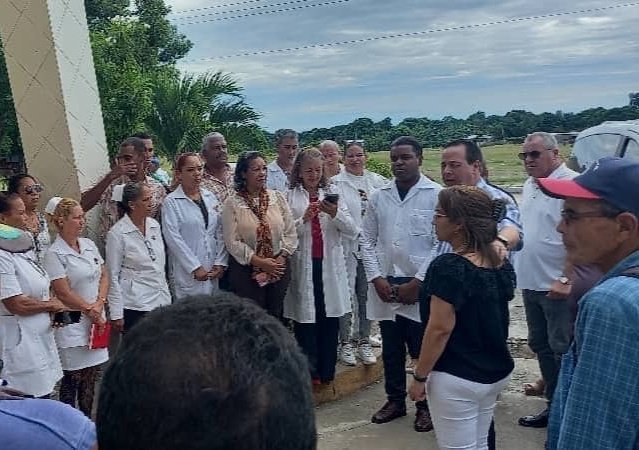 japortalmiranda's tweet image. 🇨🇺 Este viernes visitamos centros de #Salud de #Pilón, municipio granmense más afectado por los sismos que impactaron el oriente cubano.
Reconocimos el esfuerzo de nuestros trabajadores, quienes aun con daños en sus viviendas no dejaron de brindar servicios y acompañar al pueblo.
