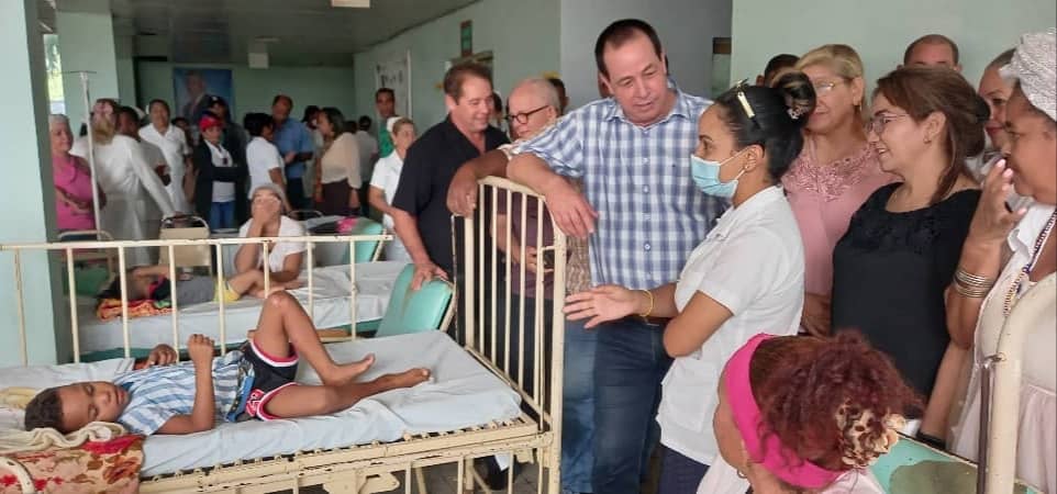 japortalmiranda's tweet image. 🇨🇺 Este viernes visitamos centros de #Salud de #Pilón, municipio granmense más afectado por los sismos que impactaron el oriente cubano.
Reconocimos el esfuerzo de nuestros trabajadores, quienes aun con daños en sus viviendas no dejaron de brindar servicios y acompañar al pueblo.