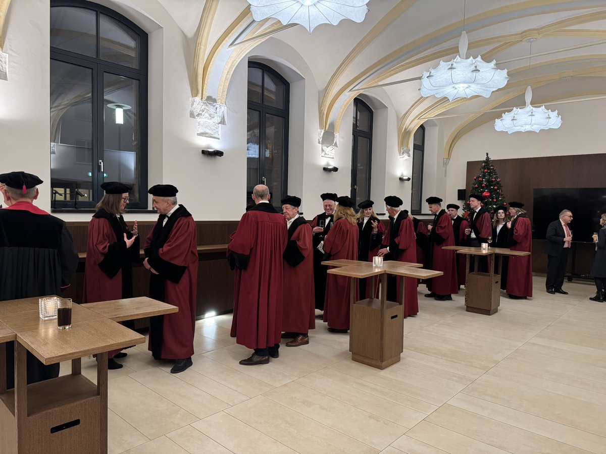 Today wonderful inaugural lecture by <a href="/MajaBrkan/">Maja Brkan</a> <a href="/lawinmaastricht/">Law in Maastricht</a> <a href="/MaastrichtU/">Maastricht University</a> and <a href="/EUCourtPress/">EU Court of Justice</a> on Digitalisation and EU Fundamental Rights 👏🏻