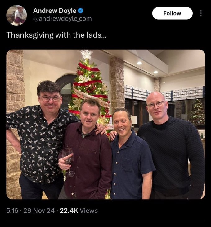 itssamanthaaaa_'s tweet photo. find me a sadder photo than this, bunch of divorced balding men spending thanksgiving together because no one loves them https://t.co/9vvIi7anEi