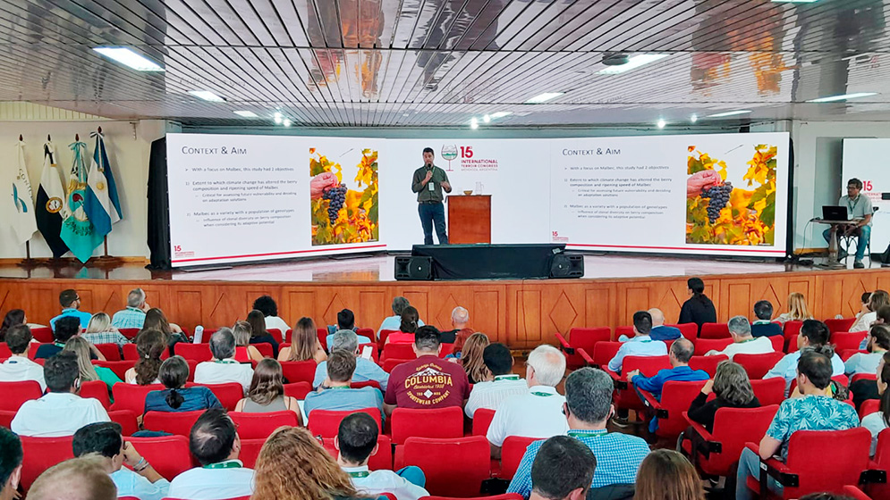 🔵Con fuerte presencia de especialistas del CONICET se realizó en Mendoza un congreso internacional sobre terroir, clave en el sector vitivinícola  

El evento contó con la participación de expertos de más de 15 países.

Nota completa 👉mendoza.conicet.gov.ar/blog/con-fuert…