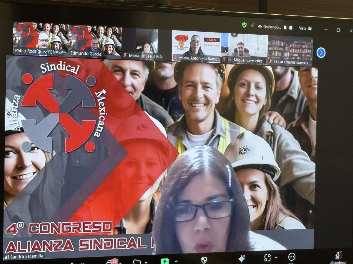primeroelobrero's tweet photo. Mtro. @MarioMaciasRobl, participó en los trabajos del 4° Congreso de la Alianza Sindical Mexicana”
 
Donde tuvo la oportunidad de exponer ante Delegados sobre “El Infonavit Actual”

Se platicó sobre la modificación constitucional para habilitar al @Infonavit como constructor de #vivienda y así, sumar al proyecto de la Presidenta @Claudiashein, aportando al menos 600,000 viviendas para jóvenes y trabajadores que hoy no cuentan con una opción económica para comprar una casa.