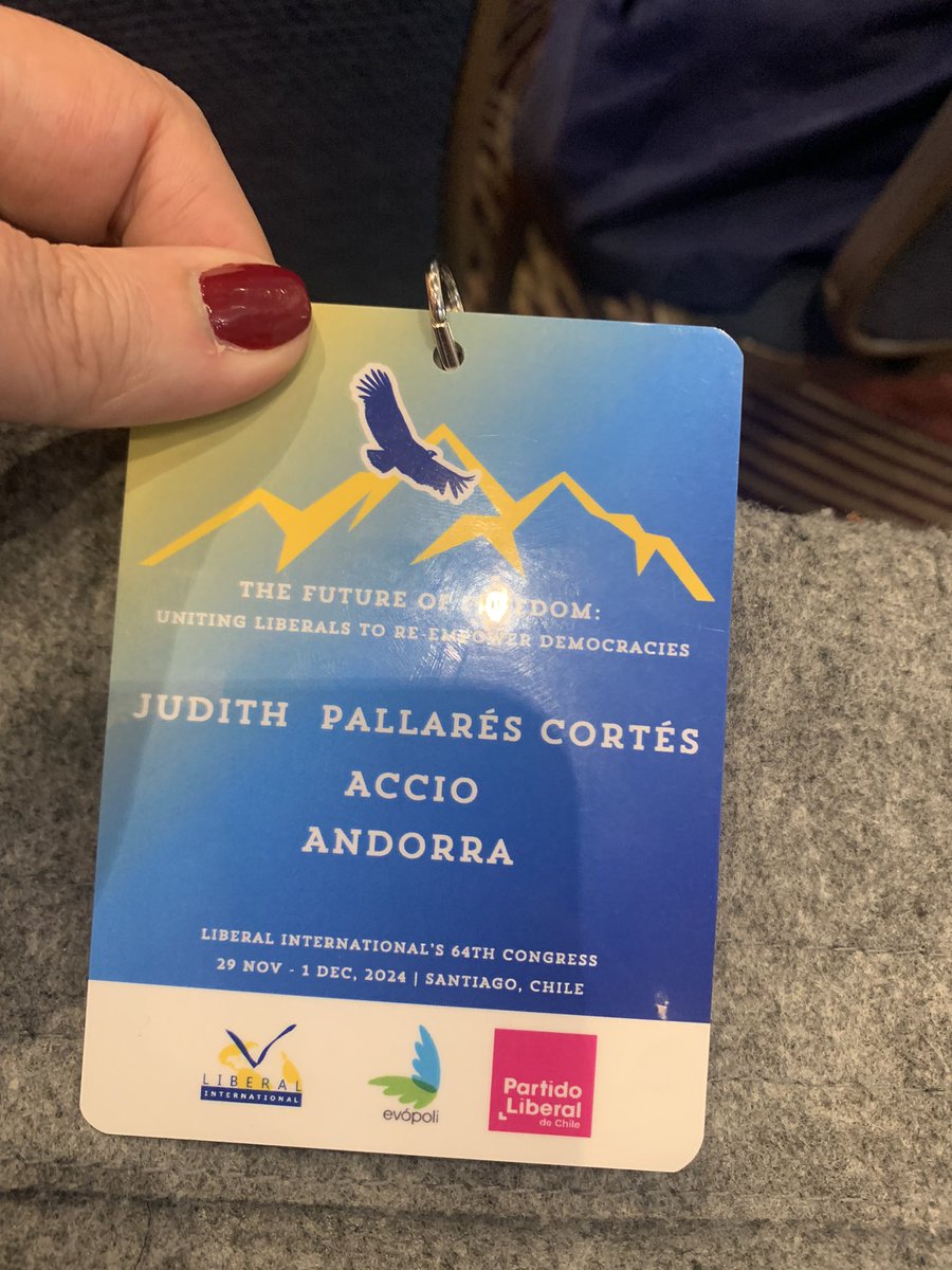 JudithPallares's tweet image. The attack on democracy by populists requires unity 🤝 under a common umbrella that provides consistent responses to strengthen it. 💪 Interesting debate at @liberalinternat 64th congress in Santiago de Chile🇨🇱.#FUTUREOFFREEDOM @Som_Accio
