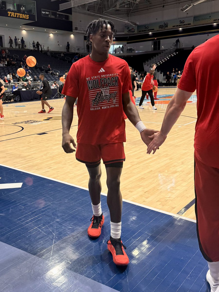 RCorySmith's tweet photo. First time seeing this shirt Trey Parker is rocking during pregame warmups today. 👀👀 https://t.co/Zyj95x5rVL